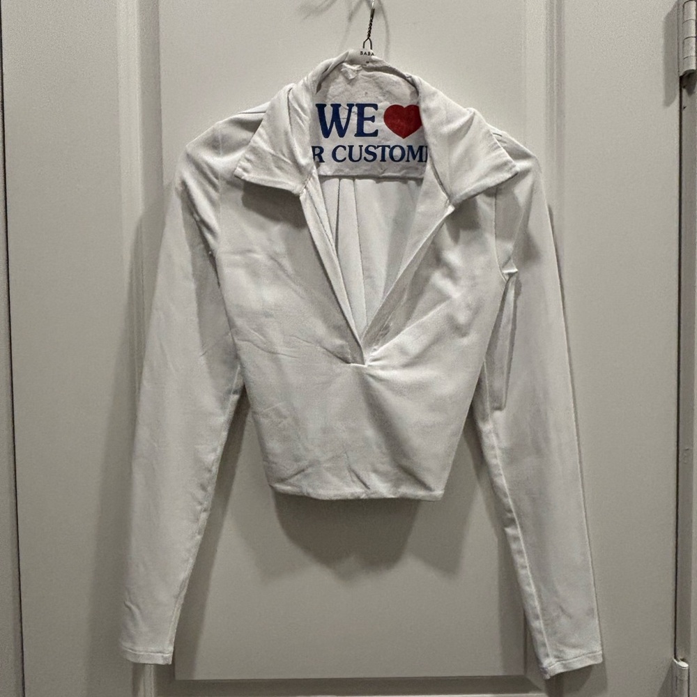 Aritzia White Long Sleeve Crop Top